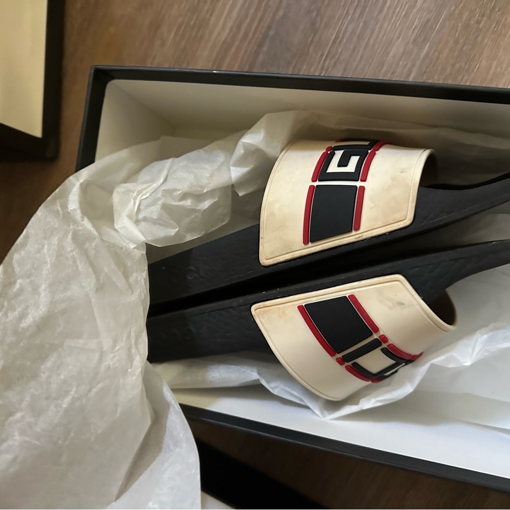 Men’s Gucci Slides. Can show authentication